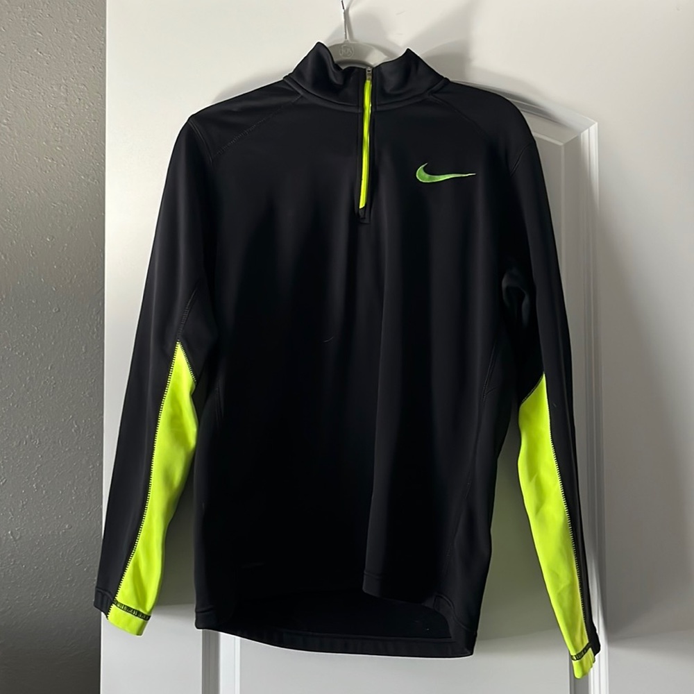 Nike therma-fit men’s pullover